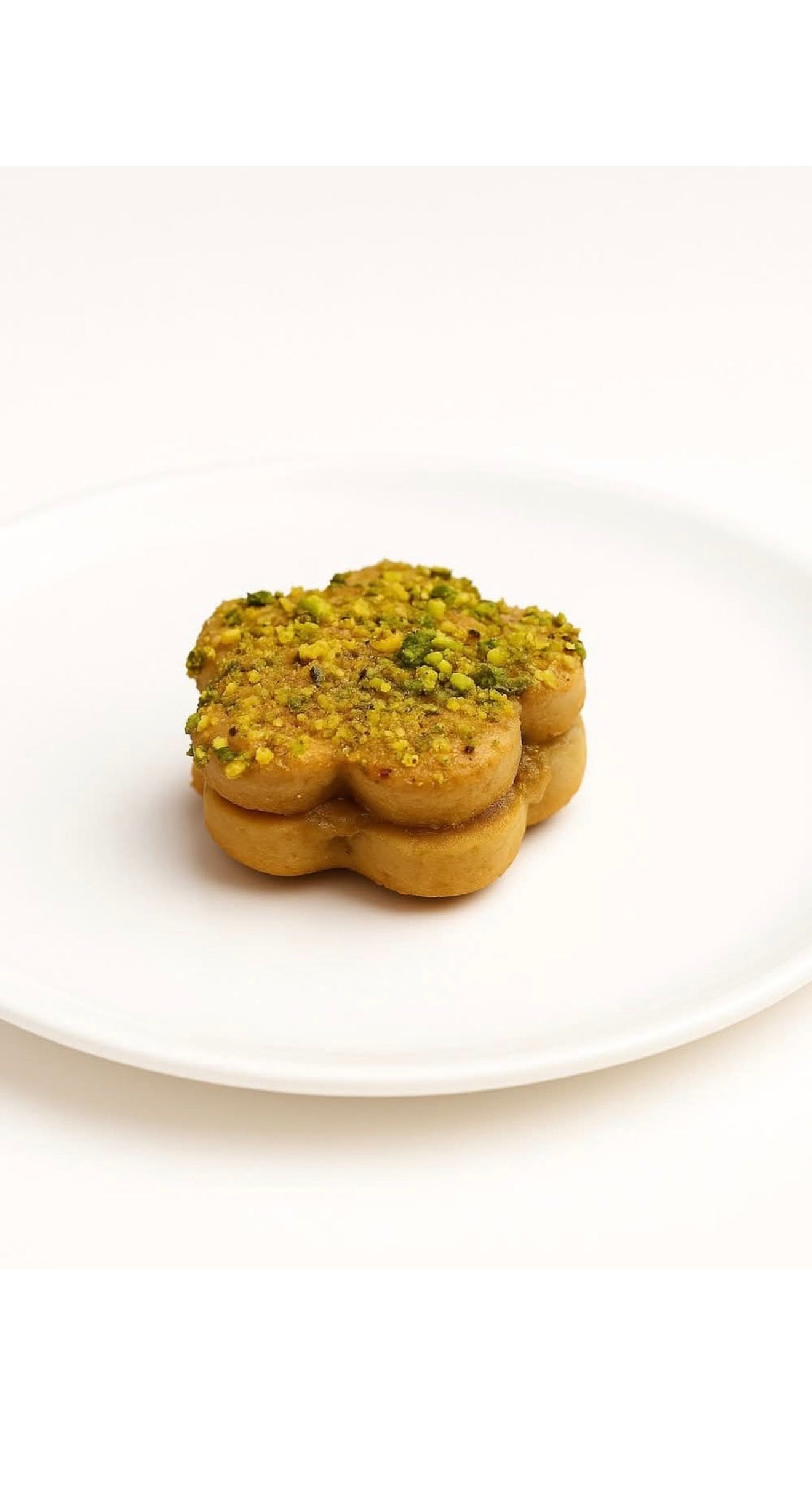 Pistachio apricot jam cookie